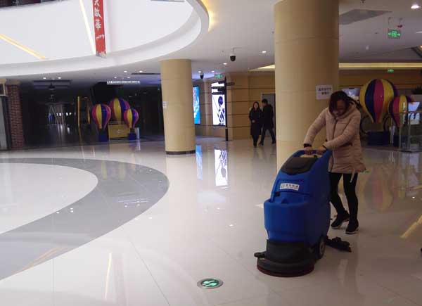 青島太平洋購物中心再次購買手推式洗地機