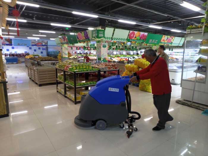 青島一個體小型超市應(yīng)用AL50B洗地機(jī)價格實惠