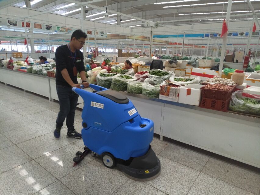 農貿市場保潔用洗地吸干機